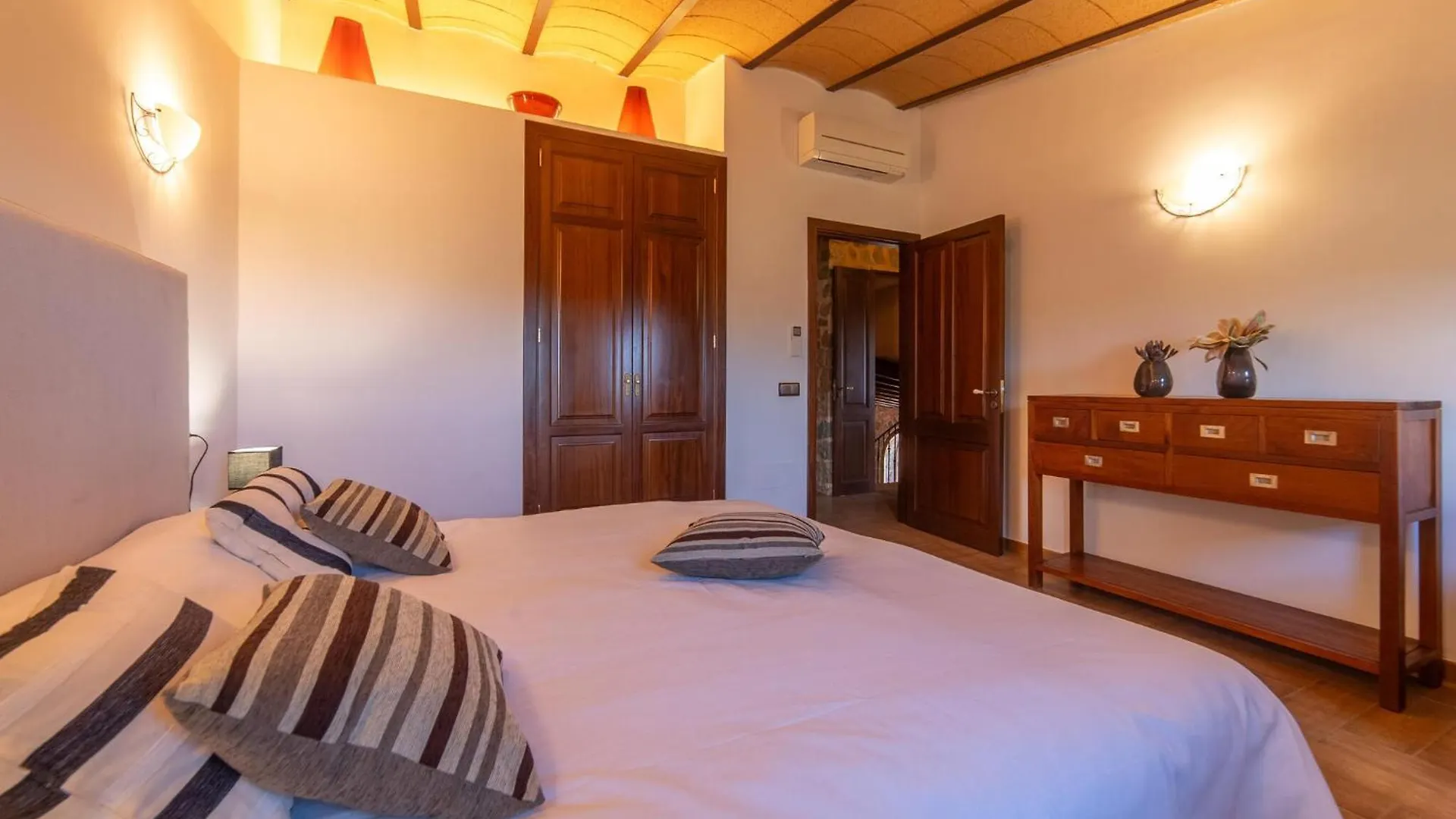 Pura Vida Villa Sant Joan Spanien