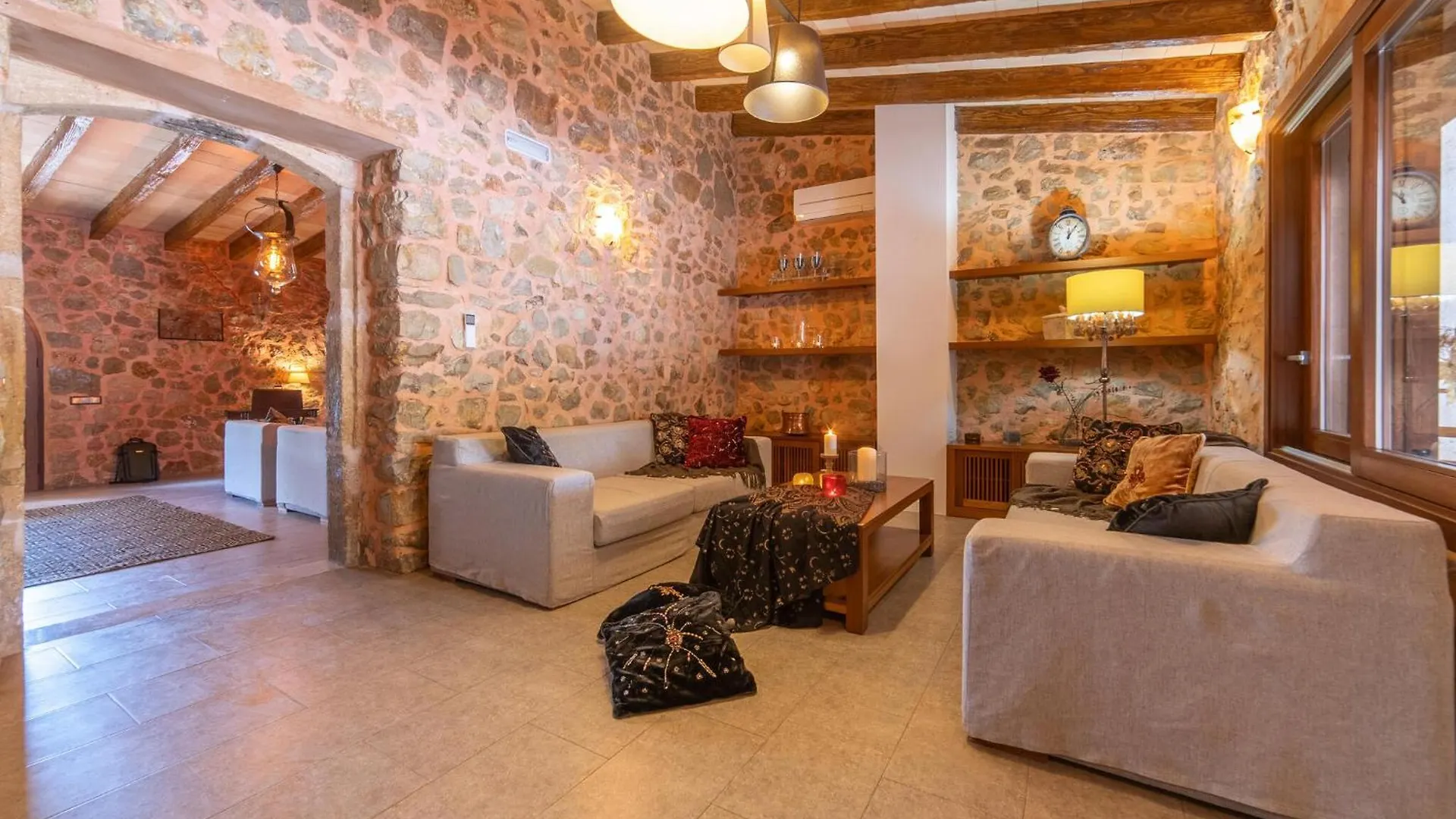 Pura Vida Villa Sant Joan 0*,  Spanien